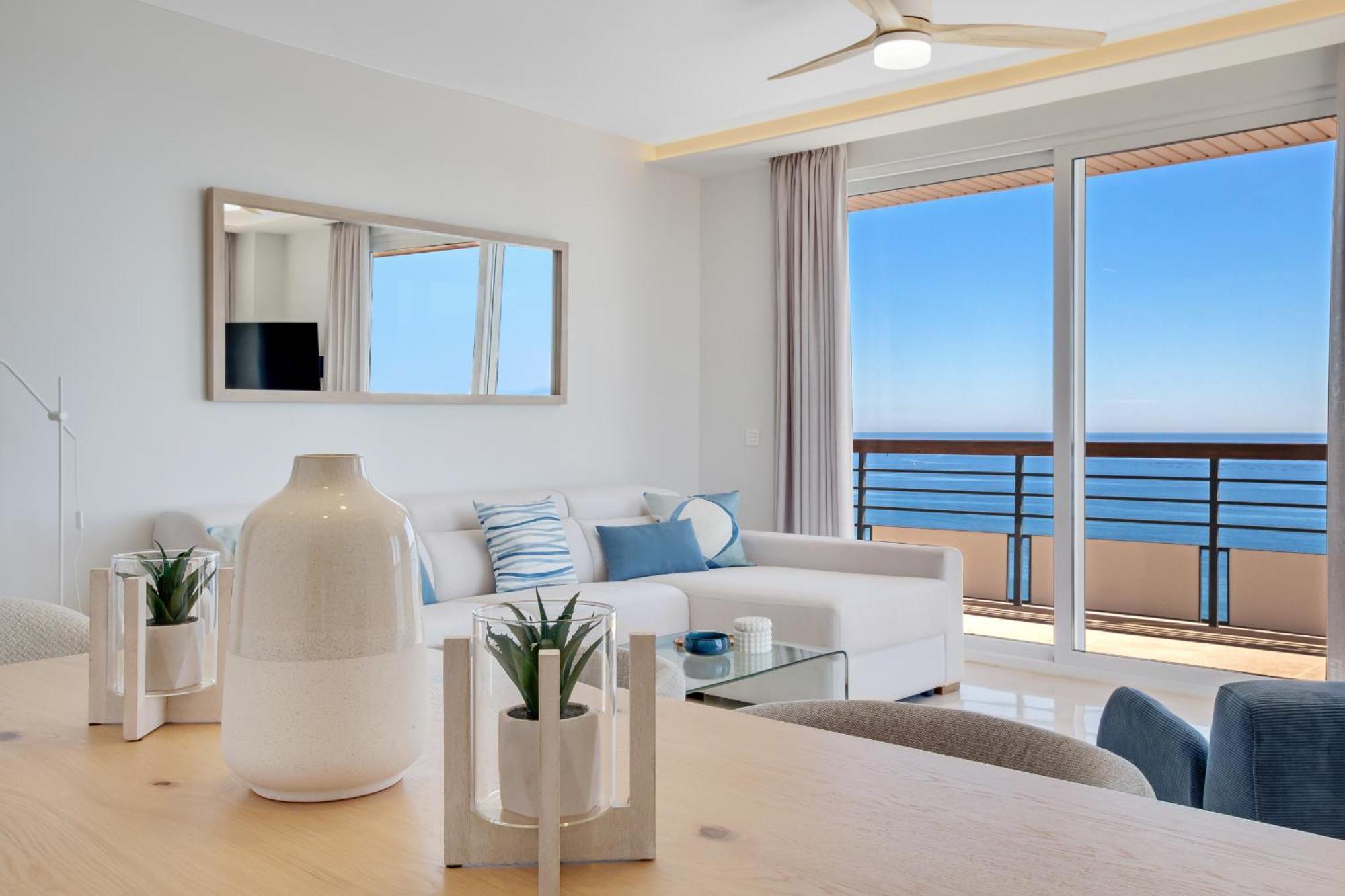 Santa Clara Modern & Exclusive Seafront Apartment 托雷莫利诺斯 外观 照片