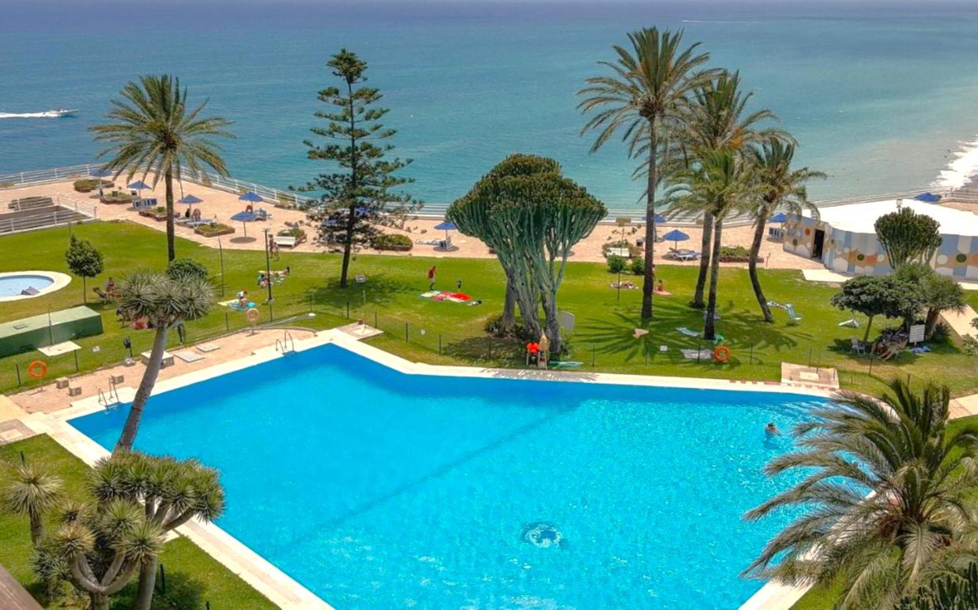 Santa Clara Modern & Exclusive Seafront Apartment 托雷莫利诺斯 外观 照片