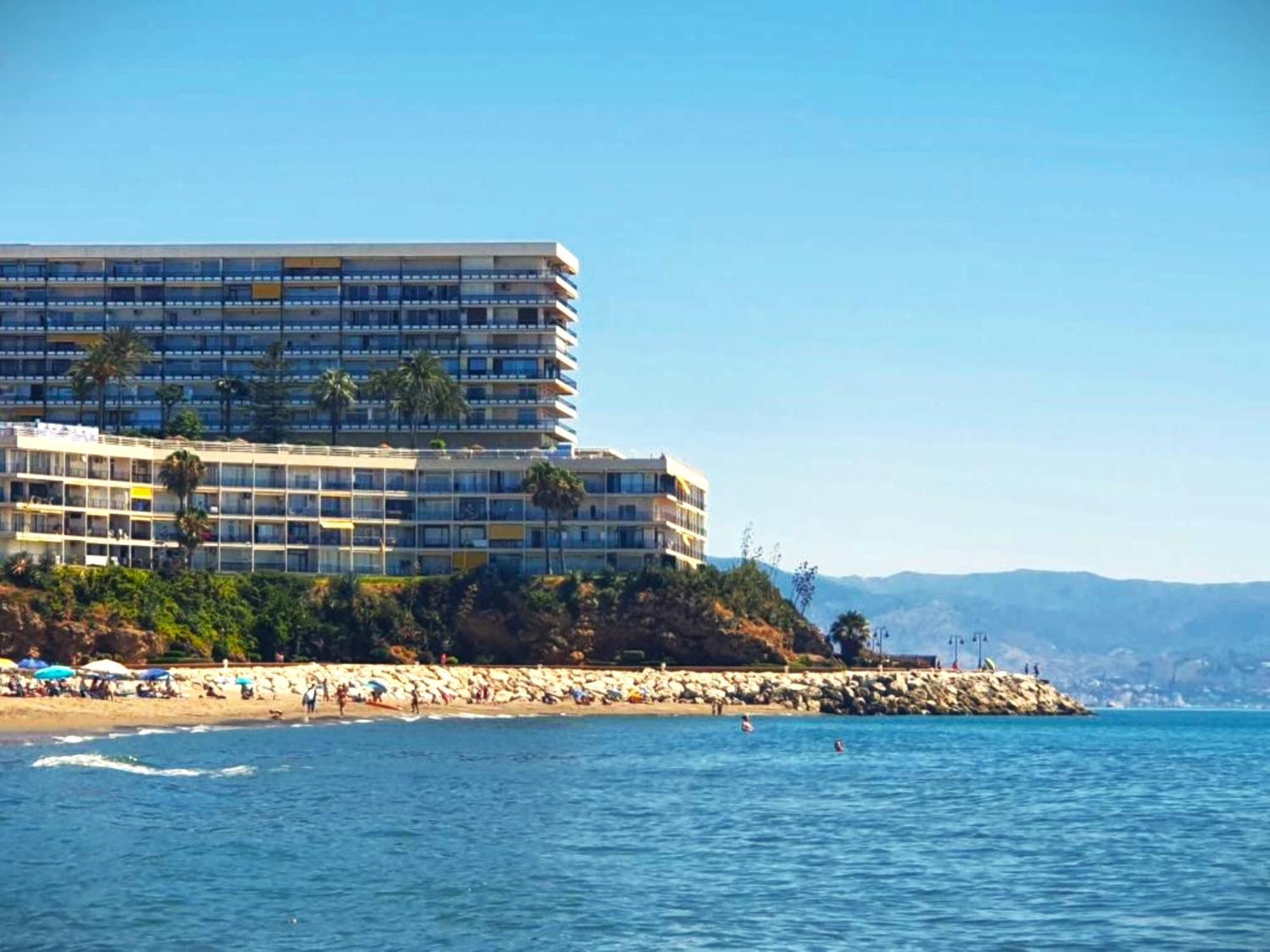 Santa Clara Modern & Exclusive Seafront Apartment 托雷莫利诺斯 外观 照片