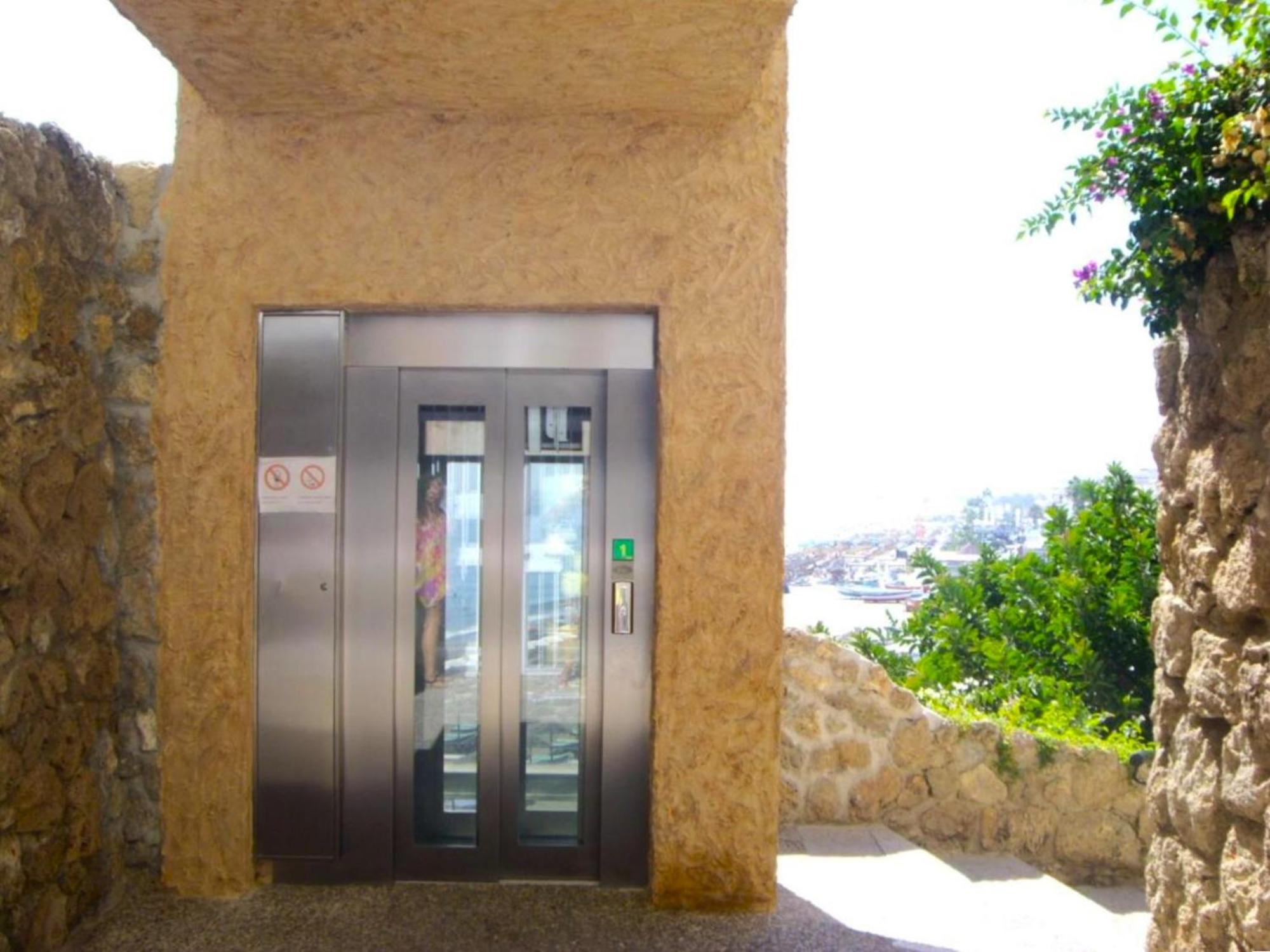 Santa Clara Modern & Exclusive Seafront Apartment 托雷莫利诺斯 外观 照片