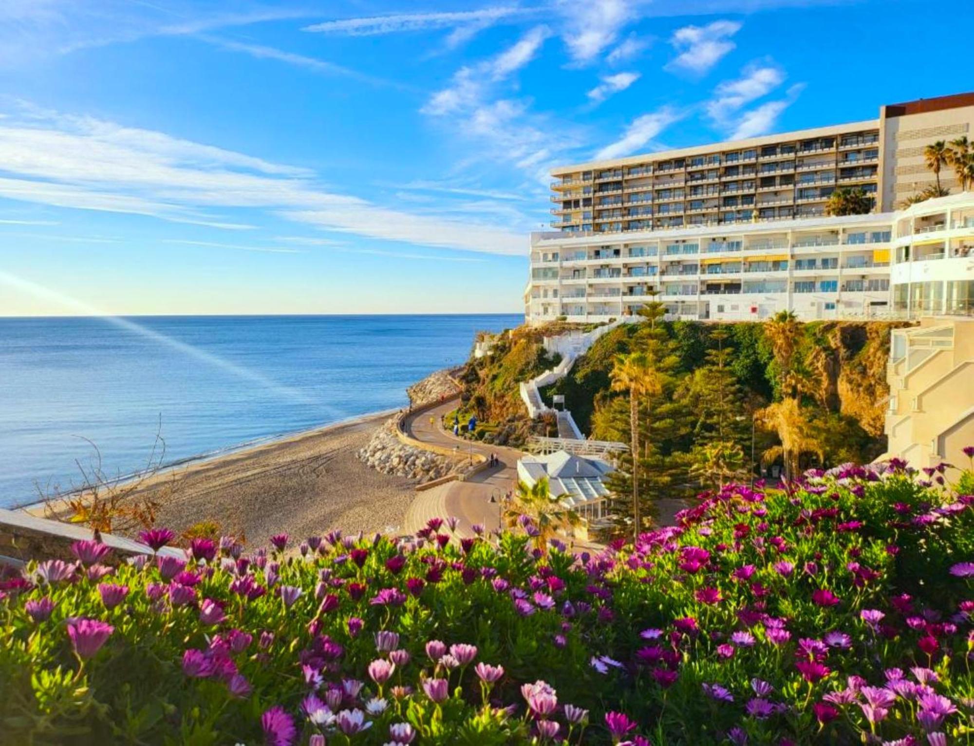 Santa Clara Modern & Exclusive Seafront Apartment 托雷莫利诺斯 外观 照片